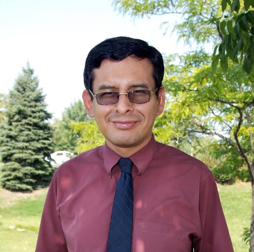 Efraín Flores